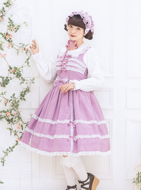 Misako Aoki posing in lolita